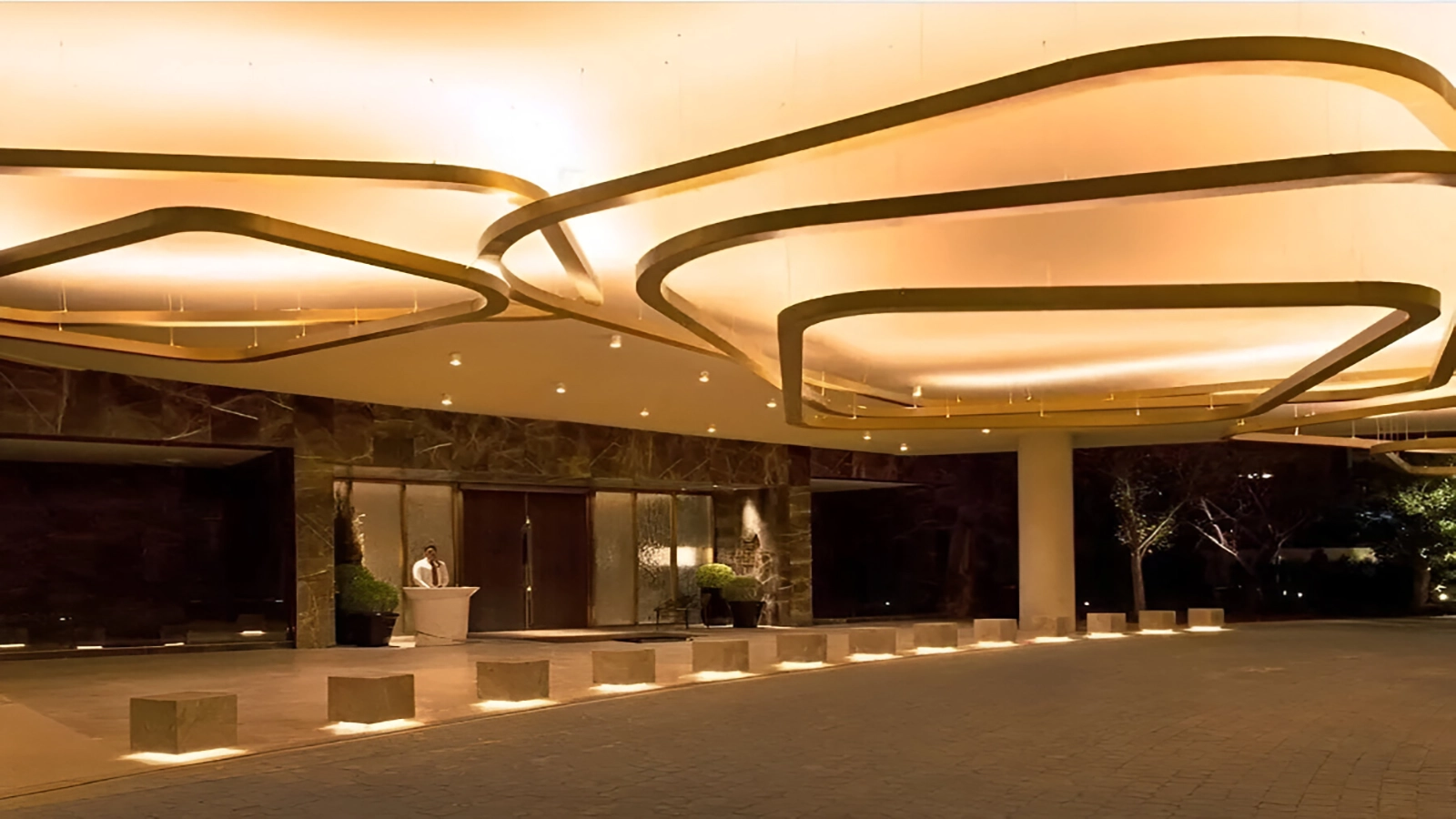 DLF The Camellias Apartments in sector 42  Gurgaon-Entrance